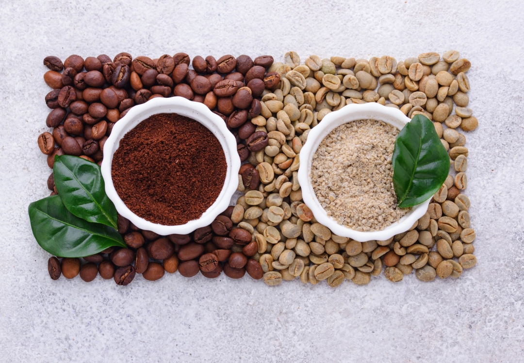 En este momento estás viendo Café Verde vs. Café Tostado: ¿Sabías que el calor destruye el «secreto» de tu bienestar?